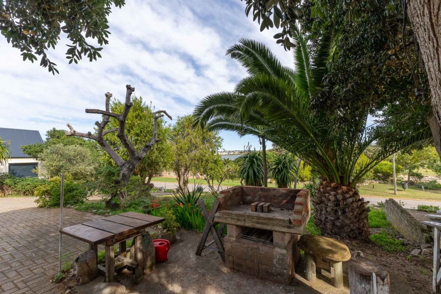4 Bedroom Property for Sale in Stilbaai Oos Western Cape